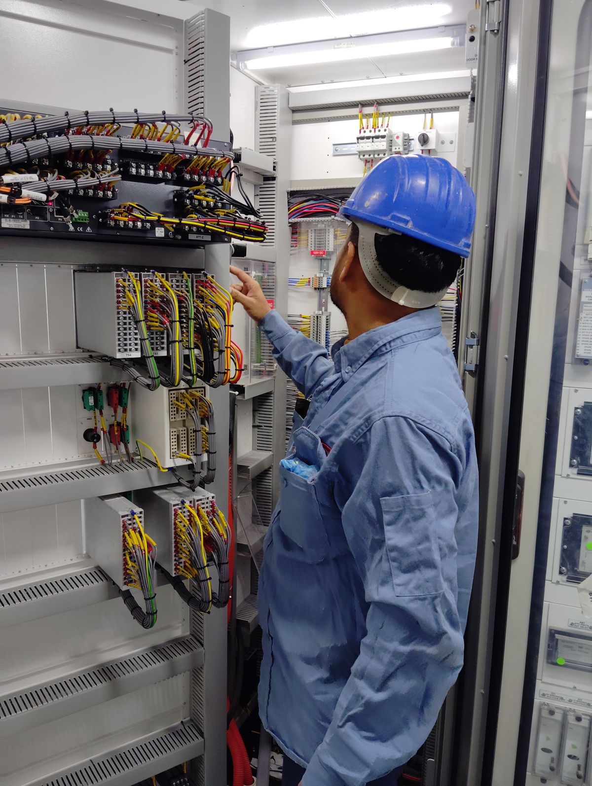 Khoá Điện – PLC – Xe điện
